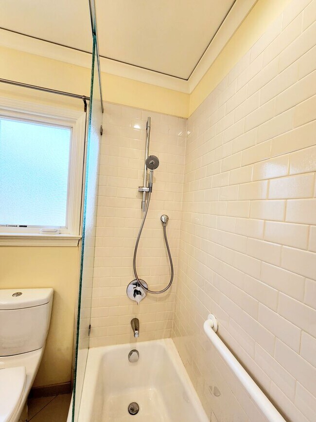 Building Photo - Lovely 2 bedroom house in San Mateo