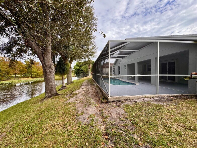 Building Photo - 1132 Hatteras Cir