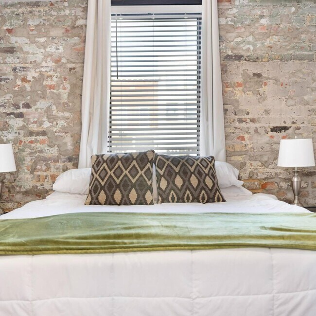 Let’s snuggle! - 14 Bank St