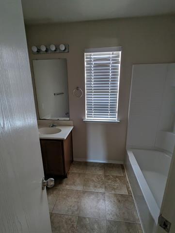 Building Photo - 626 Fleming St