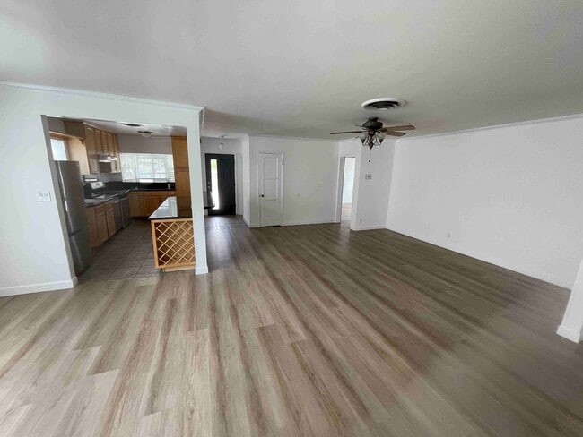 Building Photo - BEST VALUE IN SHERMAN OAKS!