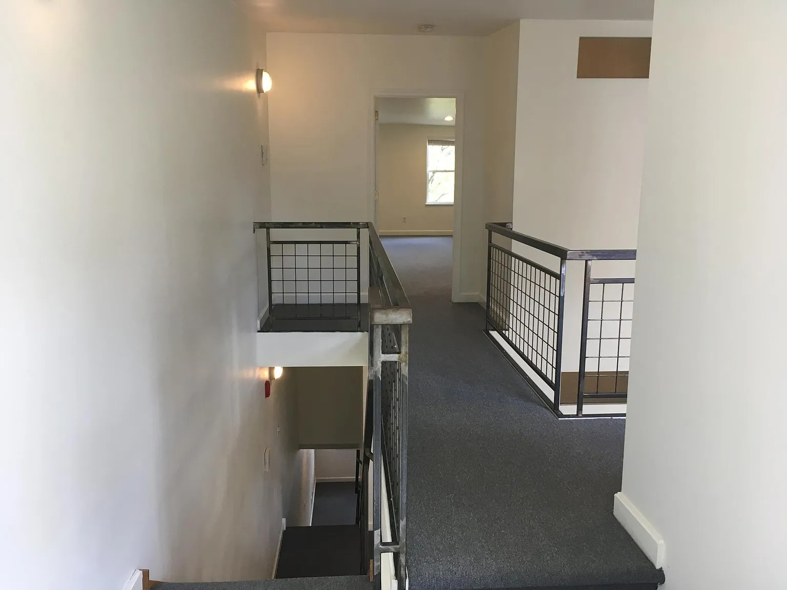 Building Photo - 702 N 2nd St