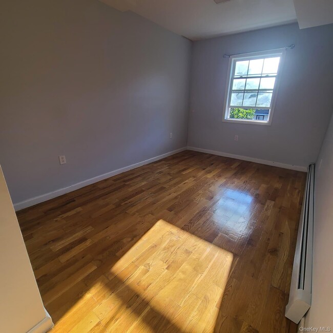 Building Photo - 104-42 164th St