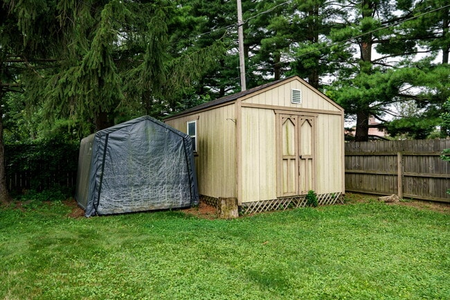 Building Photo - 5781 King Arthur Dr