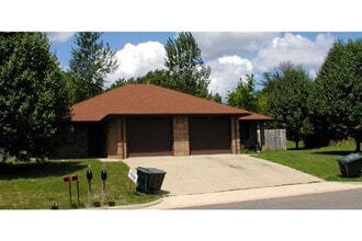 Building Photo - 714-716 Republic Dr