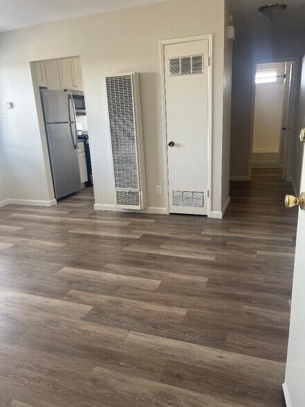 Building Photo - 721 12th St