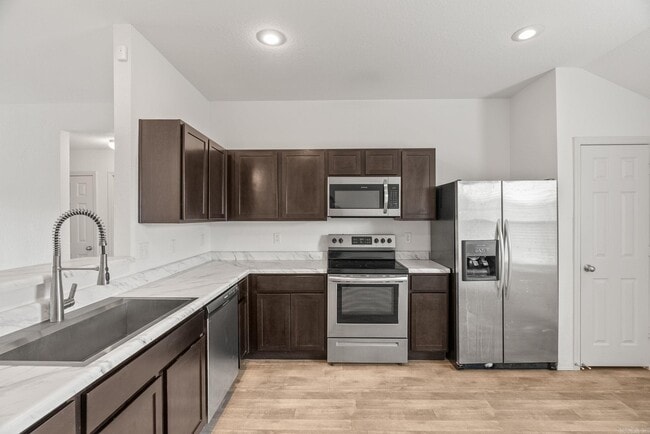 Building Photo - 10313 Brandi Kay Dr