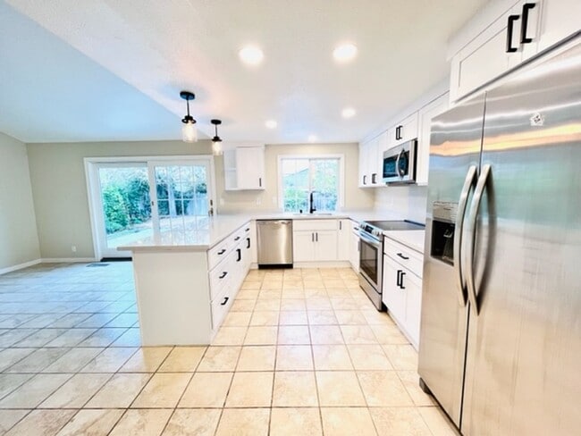 Building Photo - NEWLY RENOVATED- 4BD/2BA, Single-Family Home in Twin Creeks Area of San Ramon- Available NOW!