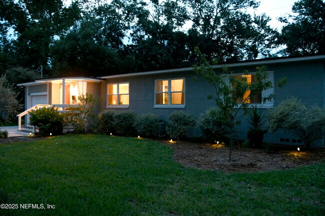 Building Photo - 6925 Sans Souci Rd