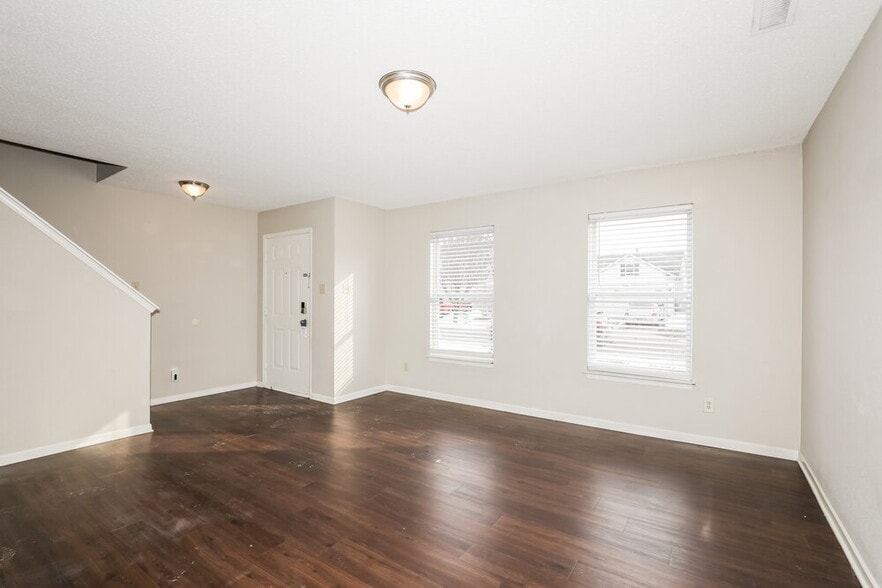 Building Photo - 12820 Freedom Dr