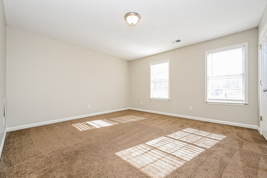 Building Photo - 483 Chase Marion Way