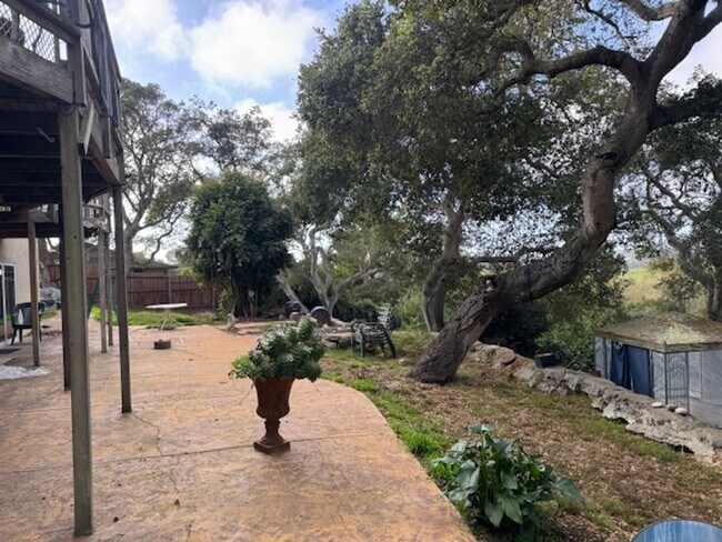 Building Photo - Oak Hills (15425)