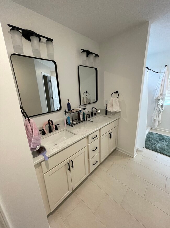 Building Photo - 1275 Priscilla Ct