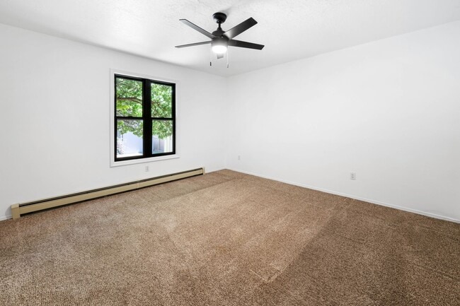 Building Photo - NEW MOVE-IN SPECIAL! Vibrant Home Off Rode...