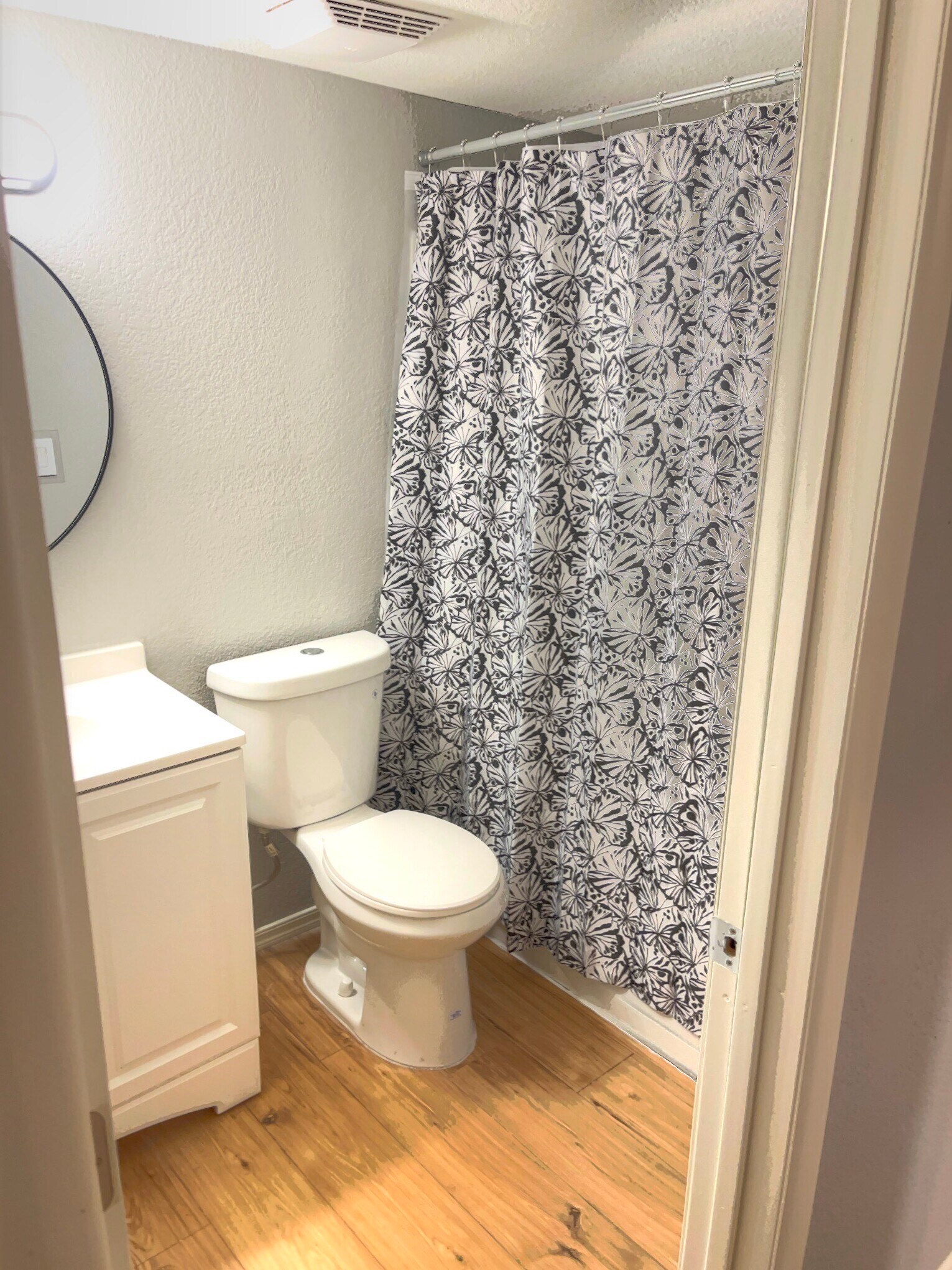 Building Photo - 17 E Ruth Ave