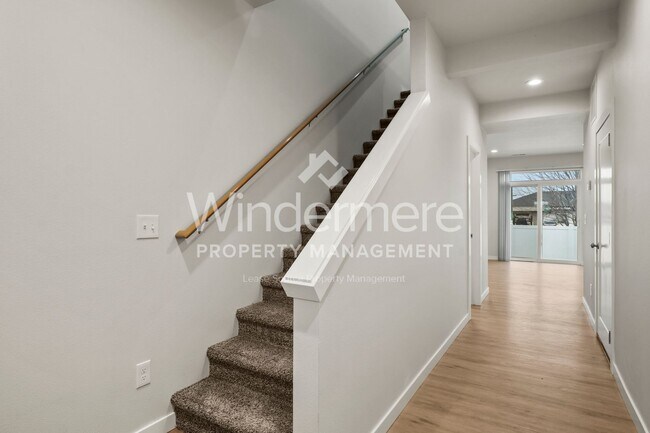 Building Photo - 7117 E Pacific Way