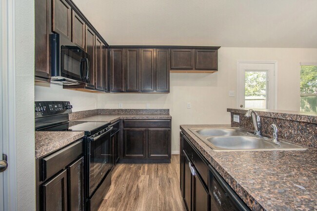 Building Photo - 13006 Lazy Ln