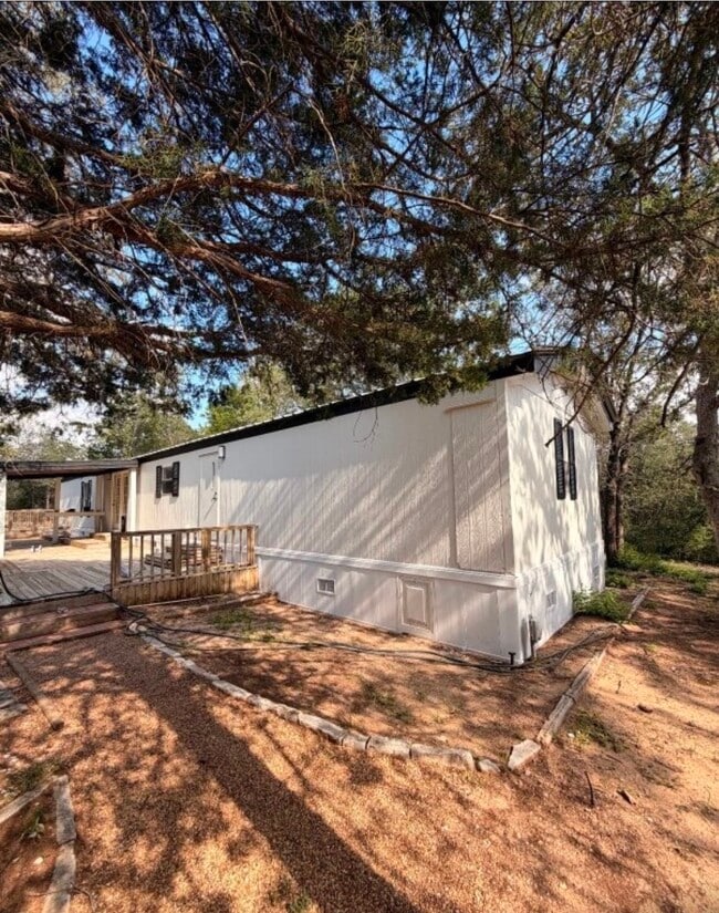 Building Photo - 642 Hidden Oaks Dr
