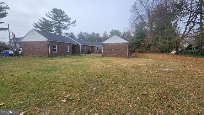 Building Photo - 211 University Blvd