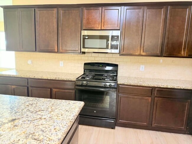 Building Photo - 9315 Claystone Ln