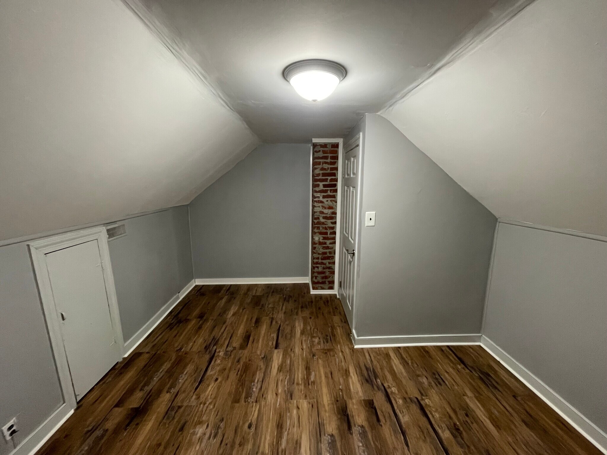 2nd Floor - Bedroom Room 3 - Pic #2 - 3801 Seaford Rd