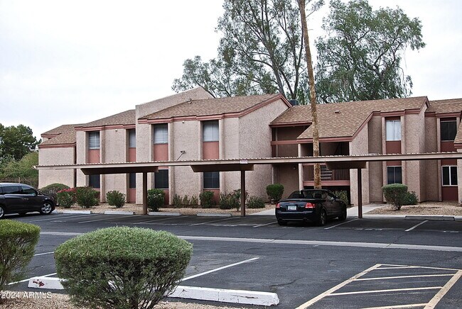 Building Photo - 7550 N 12th St