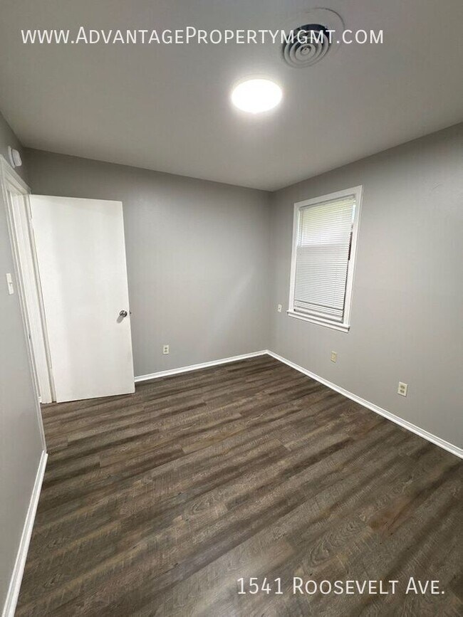 Building Photo - 1541 Roosevelt Ave