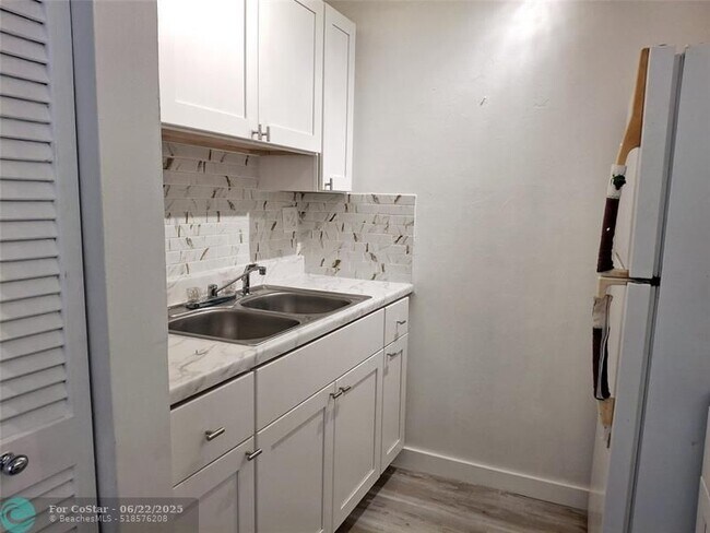 Building Photo - 4128 NW 88th Ave