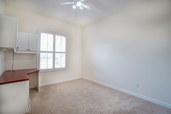 Building Photo - Spacious 4-Bed Home in Magnolia Plantation...