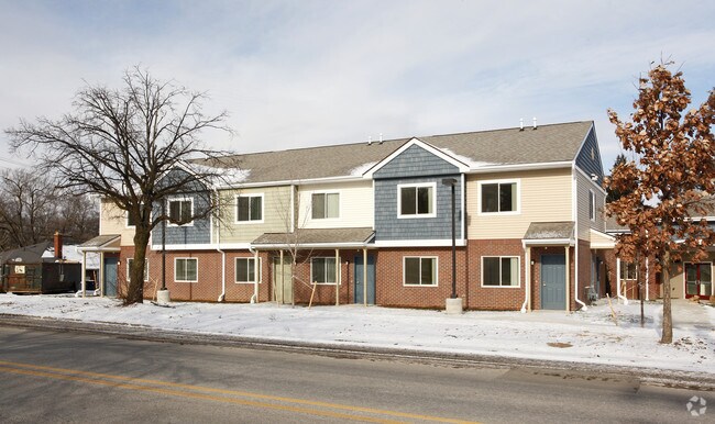 Primary Photo - Paulline Apartments