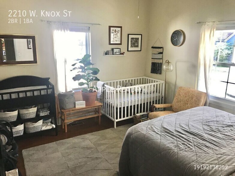 Building Photo - 2210 W Knox St