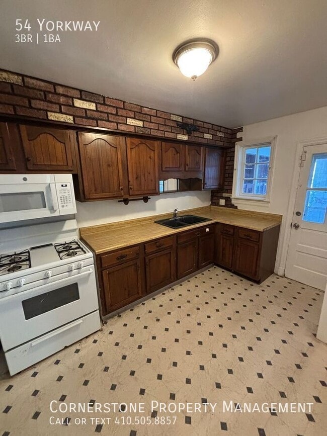 Building Photo - 54 Yorkway-