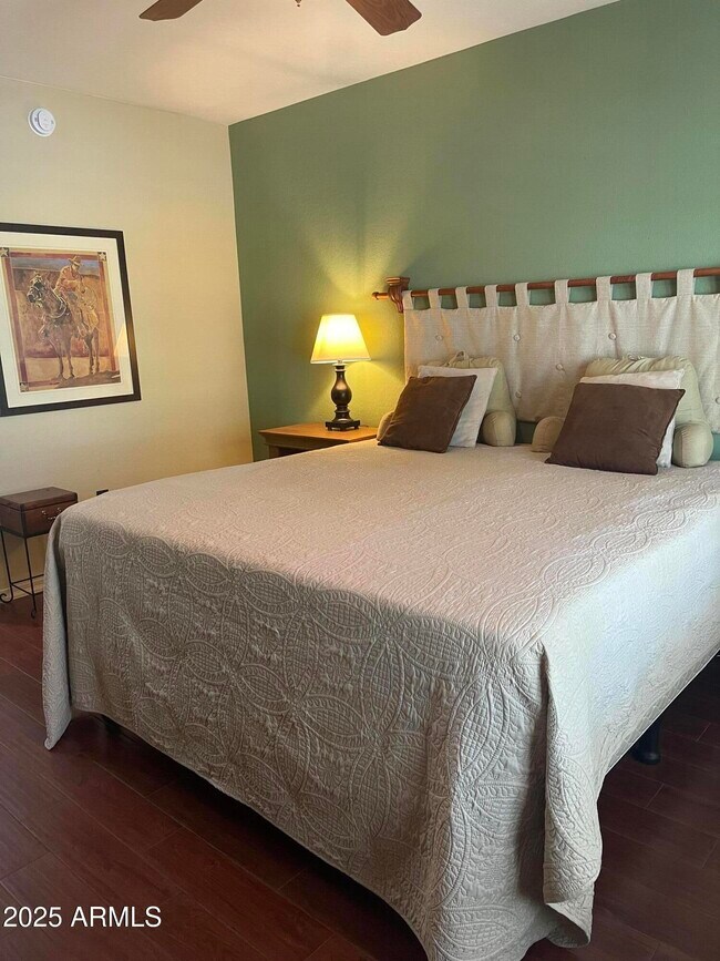 Building Photo - 33550 N Dove Lakes Dr