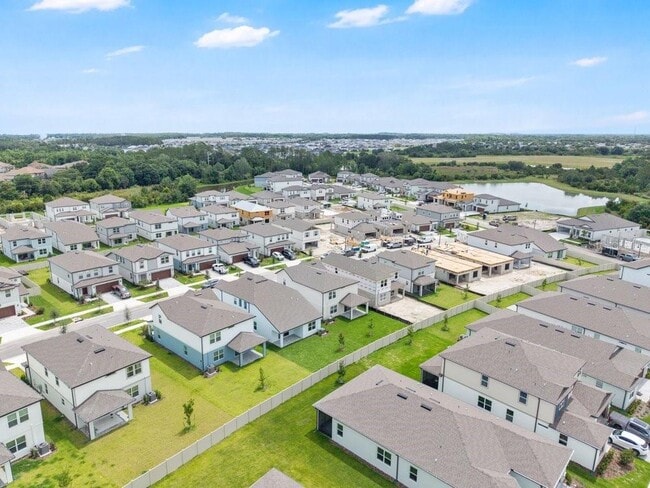 Building Photo - 33460 Binding Ties Ln