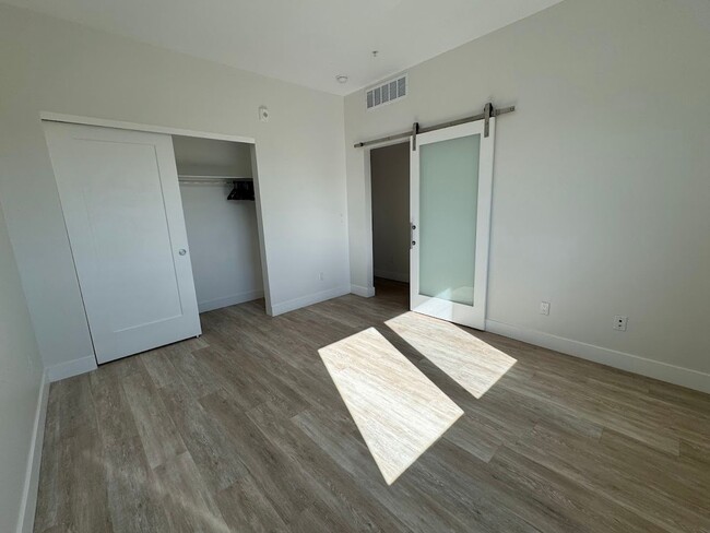 Building Photo - Modern 1BD 1 BA Condo in Boulder - Availab...