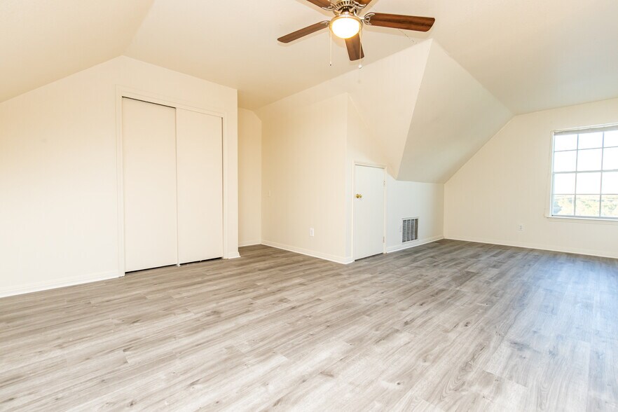3rd Bedroom/Loft - 3001 Whisper Oaks Ln