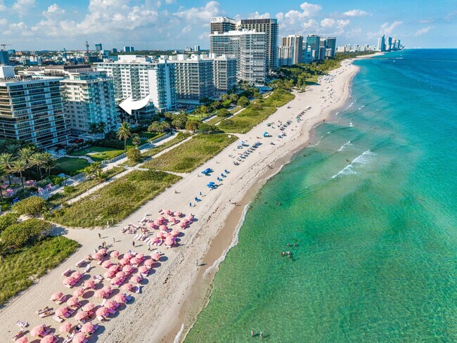 Building Photo - 9499 Collins Ave