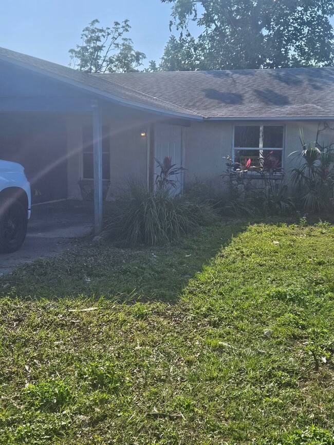 2/2 DUPLEX WITH CARPORT - 2/2 DUPLEX  WITH CARPORT