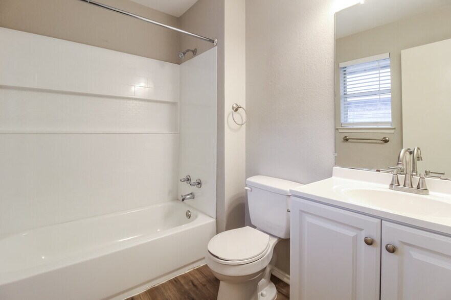 Building Photo - 1201 Paco Trail