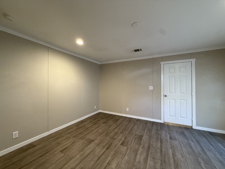 Building Photo - 109 Janice St