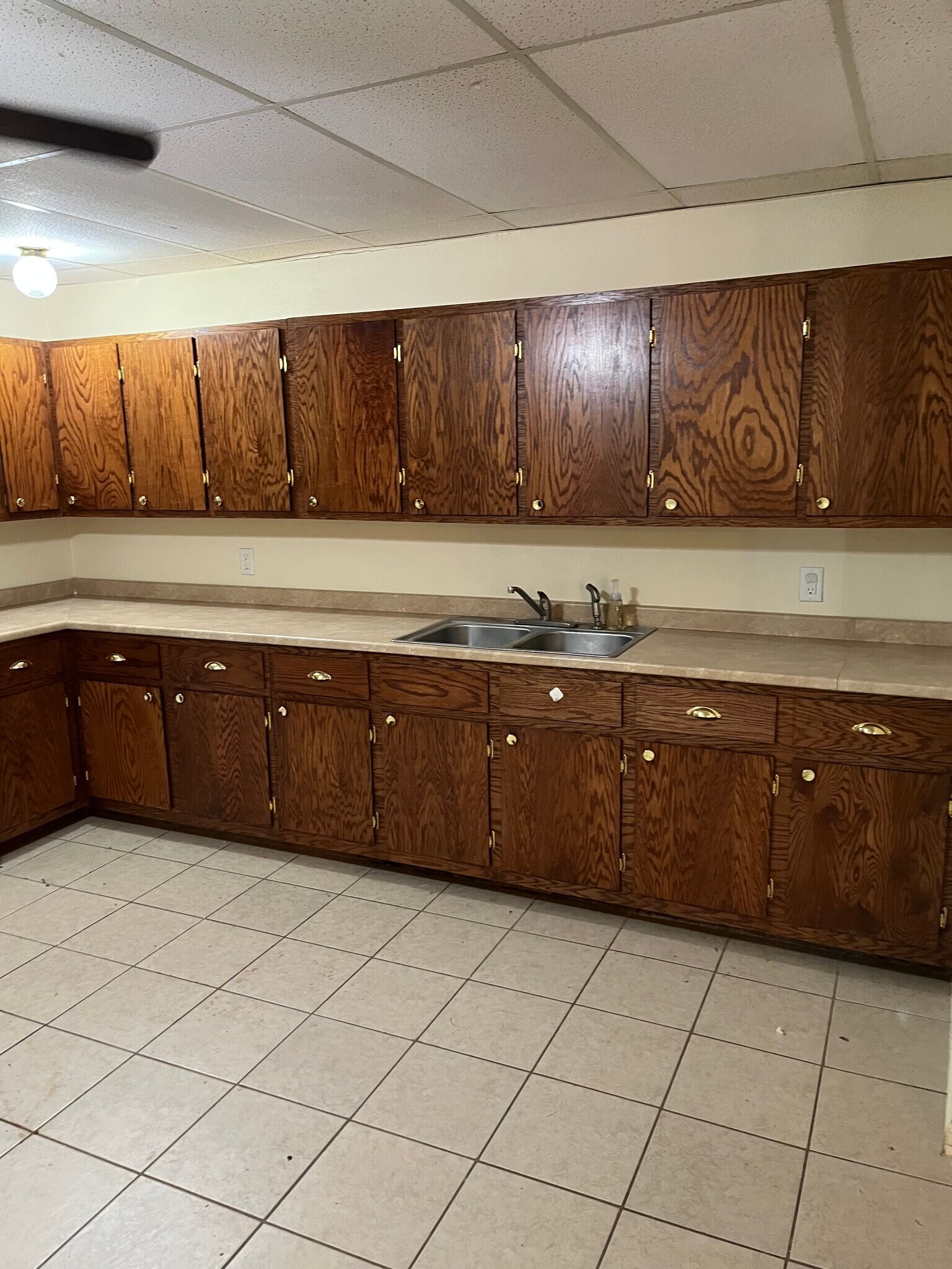 Building Photo - 305 Faye Ave