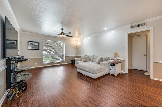 Building Photo - 10029 Regal Park Ln