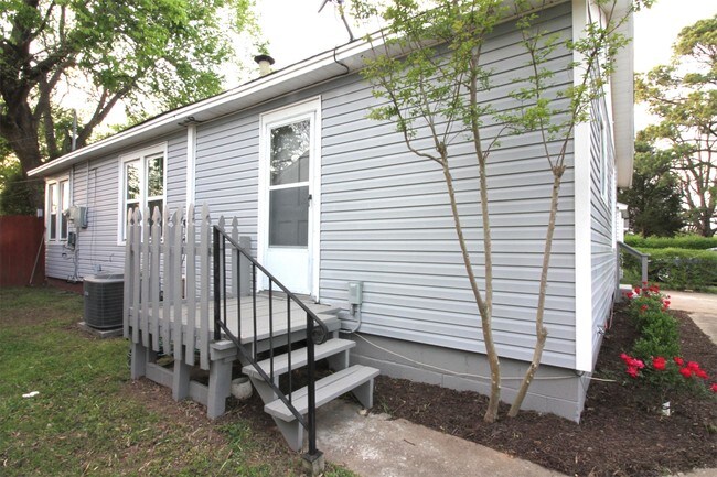 Building Photo - 809 N 45th St
