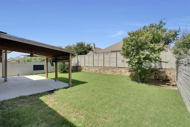 Building Photo - 1513 Canary Ln