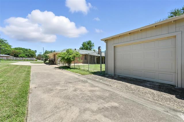 Building Photo - 10907 Marsh Ln