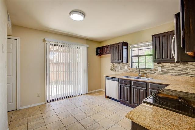 Building Photo - 300 Stoneledge Dr