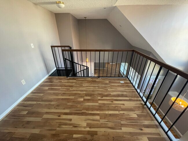 Building Photo - 10421 Beacon Ridge Dr