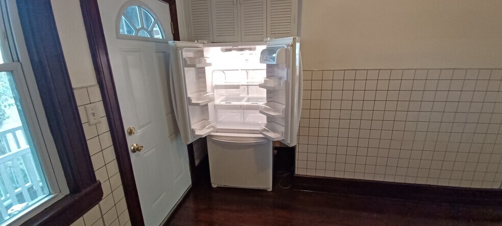 Building Photo - 262 Bond St