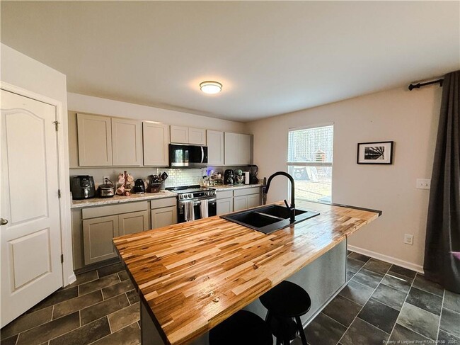 Building Photo - 231 Desert Orchid Cir