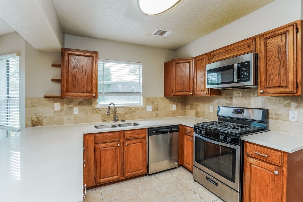 Building Photo - 8310 Woodland Willows Dr